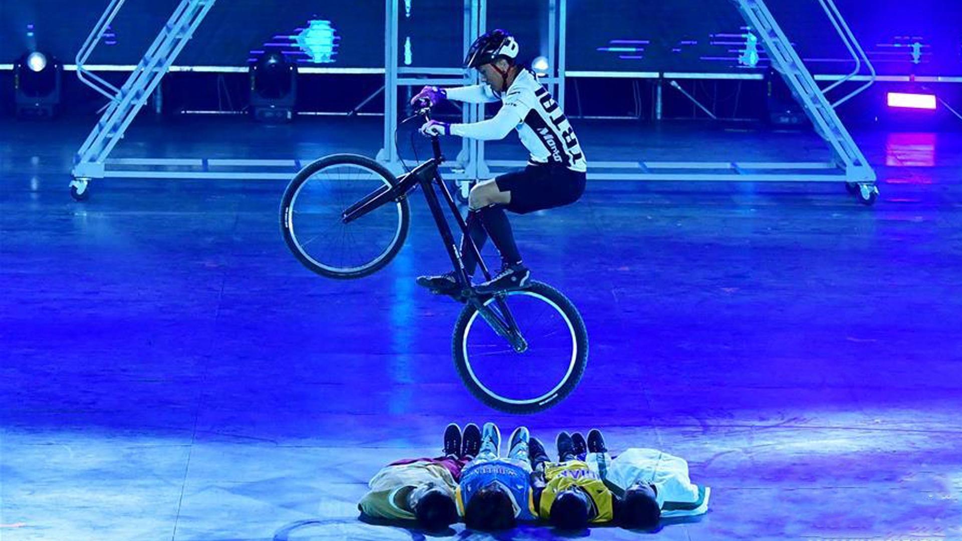 Виды спорта 2019. Всекитайская спартакиада. Велосипед Синьхуа фото.