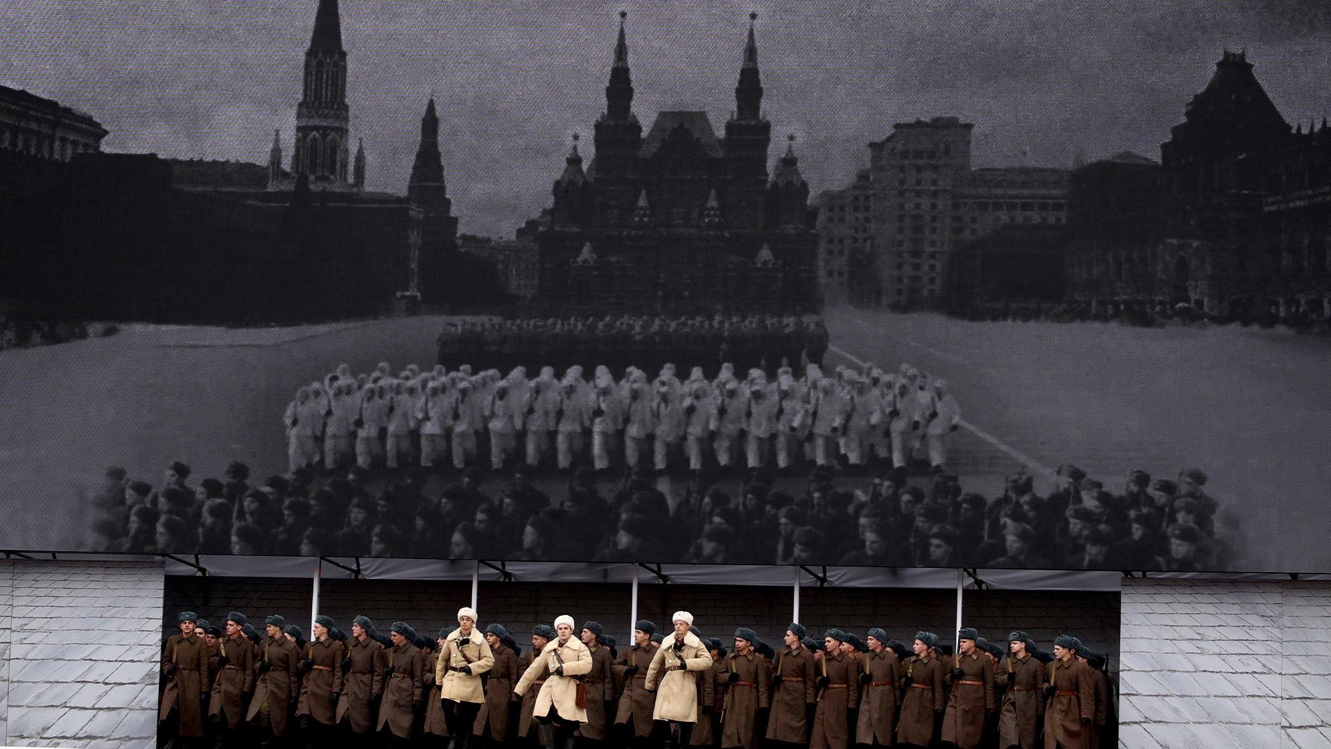 парад 7 ноября 1941 фото