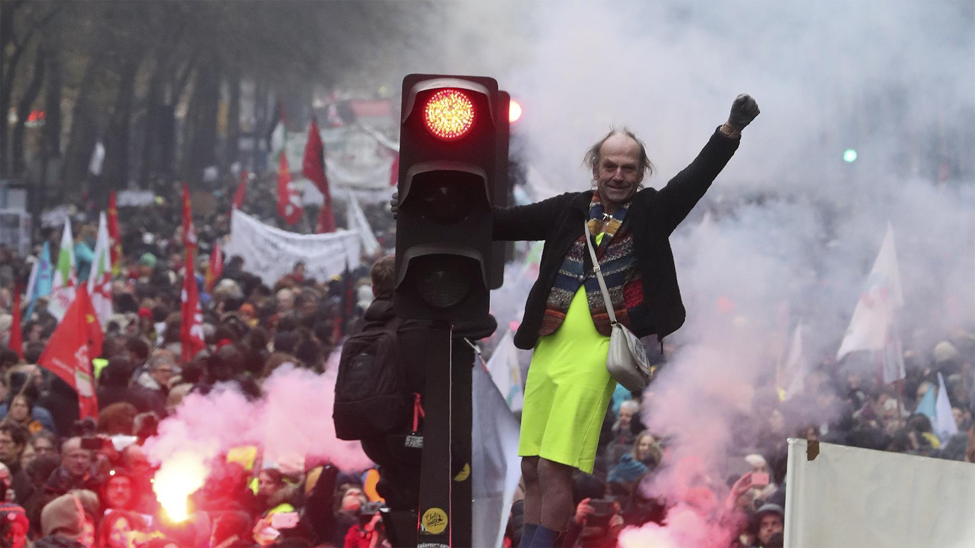 митинги в париже