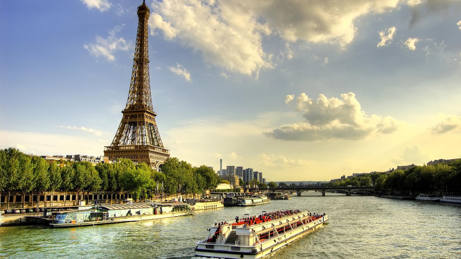 Париж. Эйфелева башня, река сена