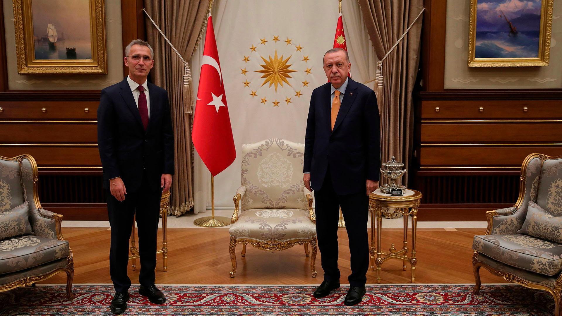 Турция президентская. Эрдоган и Столтенберг. Реджеп Тайип Эрдоган, премьер-министр турецкой Республики:. Эрдоган НАТО.